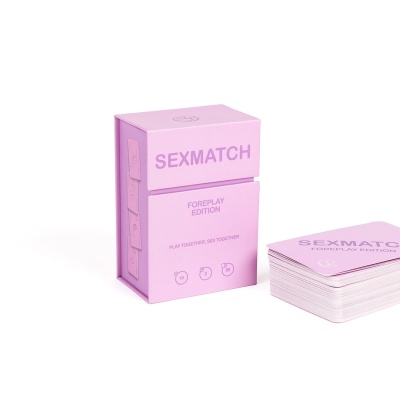 Caixa cor-de-rosa do jogo SEXMATCH FOREFPLAY EDITION com cartas ao lado