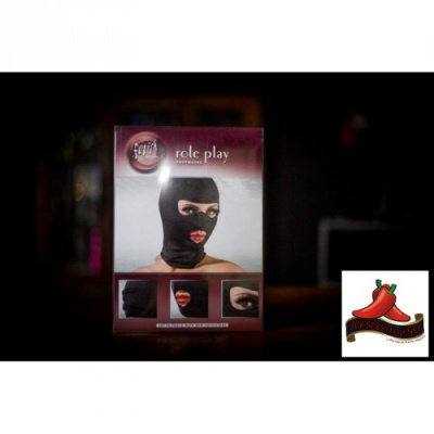 Máscara preta tipo balaclava na embalagem com texto role play.