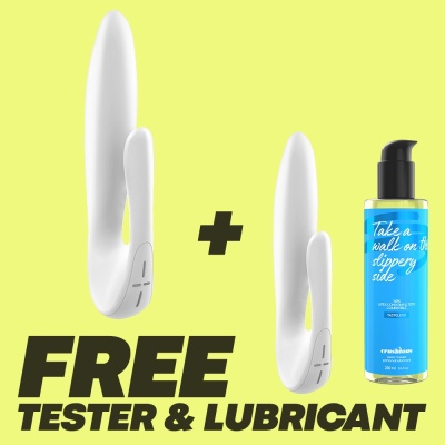 Conjunto com dois vibradores brancos e lubrificante azul com texto promocional sobre fundo amarelo