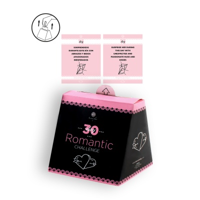 Caixa triangular preta e rosa '30 Romantic Challenge' com corações e texto bilíngue