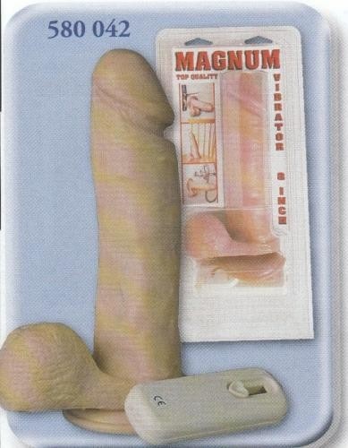 Anel vibratório Magnum cor pele com controlo remoto e embalagem em fundo azul