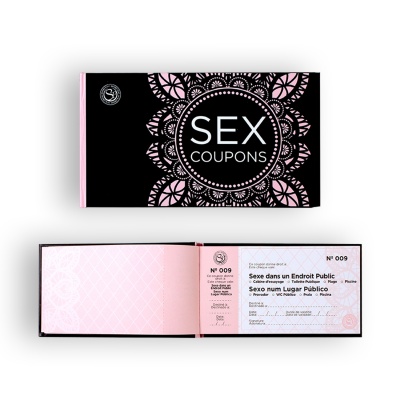 Livro de coupons SEX COUPONS, capa preta com padrão floral e páginas internas mostrando instruções