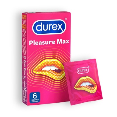 Embalagem rosa de preservativos Durex Pleasure Max com imagem de boca estilizada em amarelo e branco.