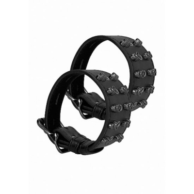 Par de pulseiras pretas de couro com tachas metálicas prateadas