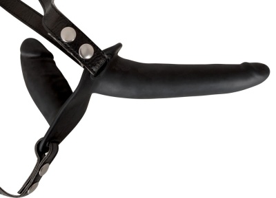 Dildo preto com cinta ajustável em couro sintético e fechos metálicos