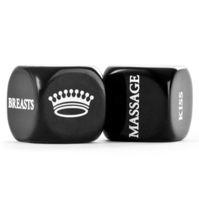 Dois dados pretos com palavras e símbolo de coroa em branco