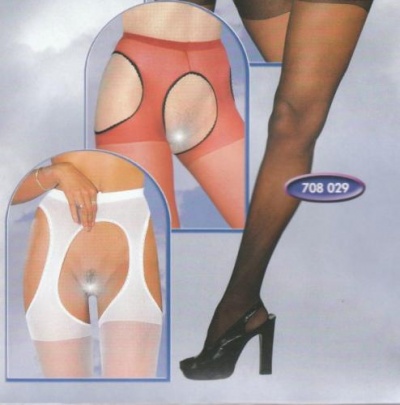 Meias finas pretas com sapatos de salto alto e peças de meia com aberturas em vermelho e branco