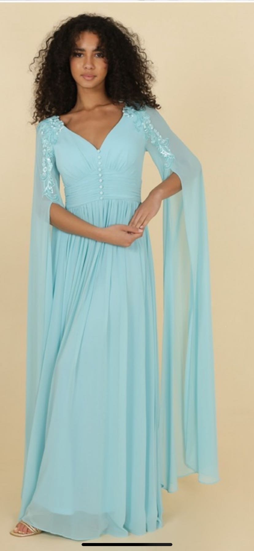 JMR8307 - Vestido Comprido Vestido comprido azul claro com renda e botões na frente