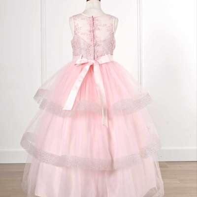 Vestido infantil cor-de-rosa com saia rodada e renda bordada