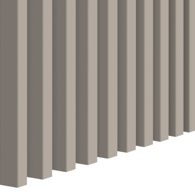 Vedação de barras verticais cinzento claro com textura lisa