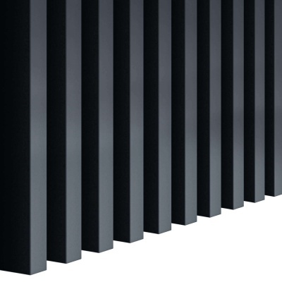 Persiana vertical cinza e preta com lâminas retas