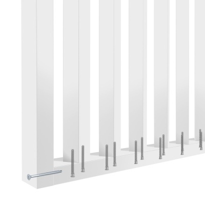 Paralela branca com parafusos metálicos