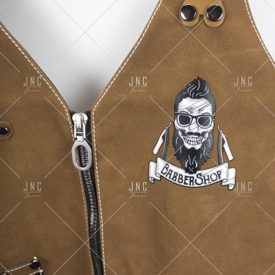 Colete castanho com fecho e emblema bordado BARBERSHOP