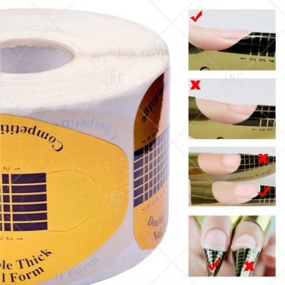 Rolo de moldes adesivos para unhas com imagens de aplicação correta e incorreta.
