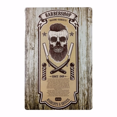 Placa decorativa vintage para barbearia com crânio e navalhas