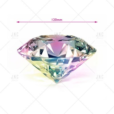 Diamante decorativo facetado multicolorido de 120 mm sobre fundo branco