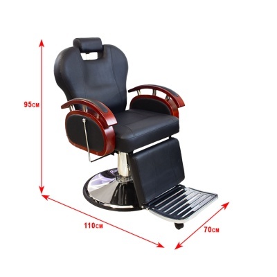 cadeira de barbeiro preta com braços de madeira e base metálica cromada
