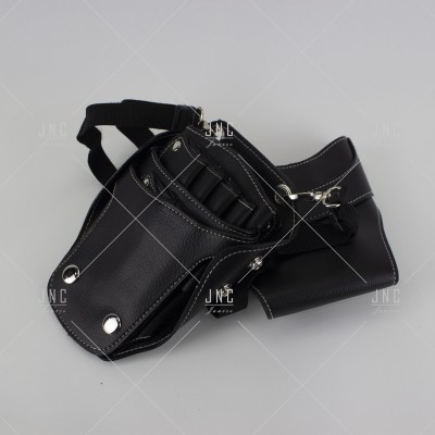 Coldres táticos pretos em material sintético com costuras brancas e ilhós metálicos.