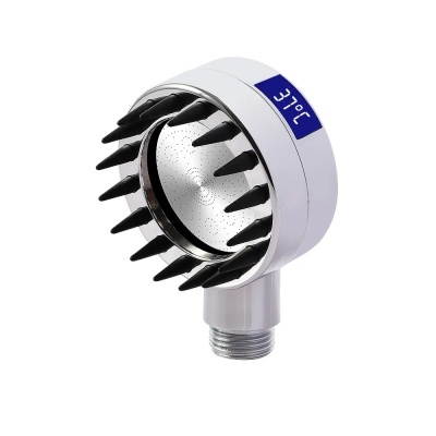 Cabeça de chuveiro branca e preta com etiqueta azul