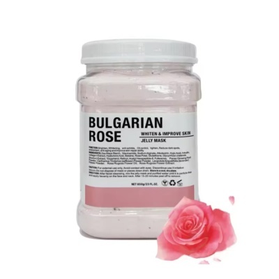 Frasco transparente com máscara facial rosa e texto bulgarian rose