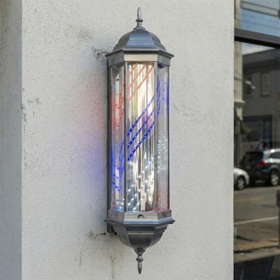 Barbeador de parede com luzes LED coloridas na parede exterior