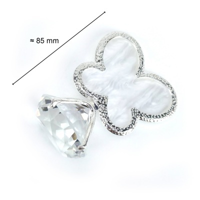 Brincos com borboleta de madrepérola e pedra facetada