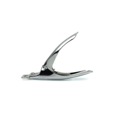 Alicate cortador de unhas metálico prateado com mola