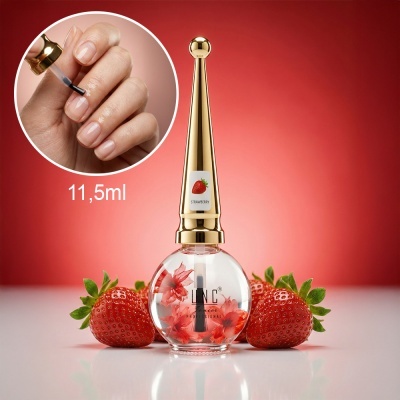 Frasco de verniz de unhas transparente com flores vermelhas e tampa dourada, morangos e aplicação de verniz em unhas