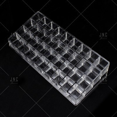 Organizador acrílico transparente com várias divisórias quadradas