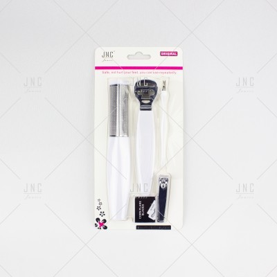 Conjunto de cuidados para pés da marca JNC com lima, corta-unhas, empurrador de cutículas e pinça em embalagem branca e rosa