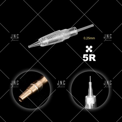 Agulha para máquina de tatuagem 5R, corpo transparente e detalhes dourados num fundo preto