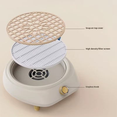 Dispositivo redondo branco com tampa, filtro e botão num fundo neutro