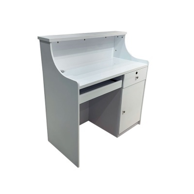 Secretária branca de madeira com gavetas e armário