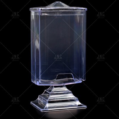 Recipiente transparente de plástico com tampa e base quadrada