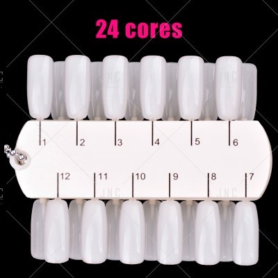 Paleta de unhas artificiais brancas numeradas com texto 24 cores