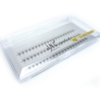 Conjunto de pestanas falsas em estojo plástico transparente