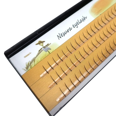 Conjunto de cílios postiços em tiras com texto Nesura eyelash