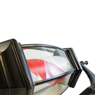 Lanterna de parede preta clássica com vidro curvado