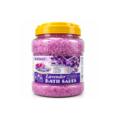 Pote de sais de banho de lavanda cor-de-rosa com tampa amarela e rótulo com imagem de lavanda