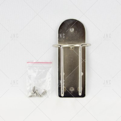 Suporte metálico prateado e saco plástico com parafusos