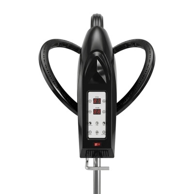 Máquina secadora preta com visor digital e braços flexíveis
