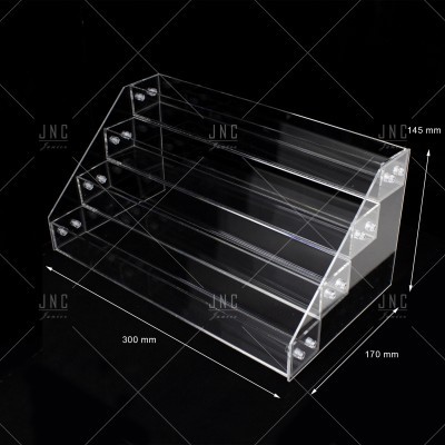 Expositor acrílico transparente de quatro degraus com medidas indicadas