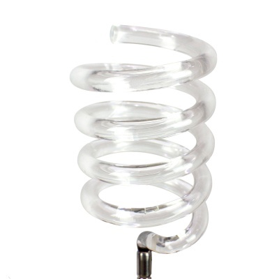 Mola translúcida em espiral com base metálica sobre fundo branco