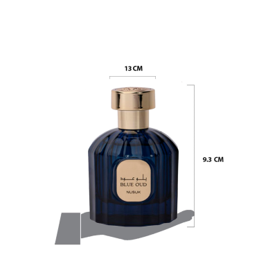 Frasco de perfume azul escuro com tampa dourada e etiqueta dourada