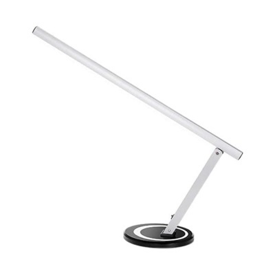 Candeeiro de mesa branco com base redonda preta e branca