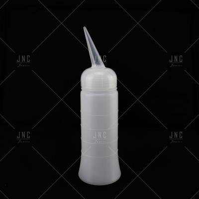 Frasco dispensador branco com bico longo cónico