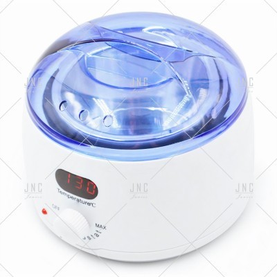 Aparelho branco com tampa azul transparente e mostrador digital vermelho