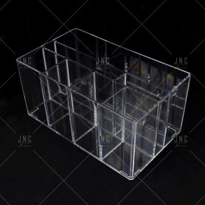 Organizador em acrílico transparente com múltiplos compartimentos