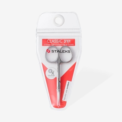 Tesoura multiusos clássica Staleks Classic 3|1 em embalagem transparente e cartão vermelho e branco