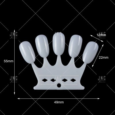 Mostrador de unhas artificiais brancas com medidas
